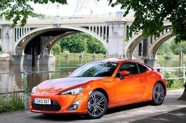 بررسی تویوتا GT86